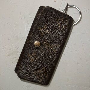 LOUIS VUITTON Key Case/Key Holder Brownish(Total pattern)
